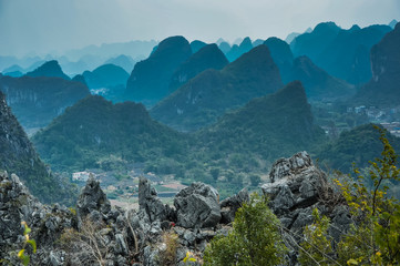 “龖、龘、纛、爨、灪、麤、彠”怎么读？
