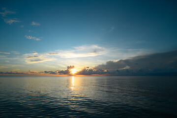 适合跑步发朋友圈的文案短句 开始坚持跑步发的说说